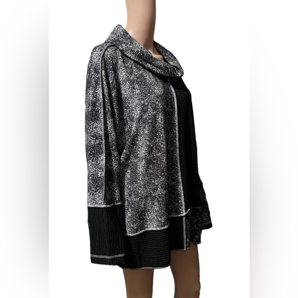 Ali Miles Color Block Knit Tunic - Winter White/Black Plus Size 2X NWT - Picture 7 of 15
